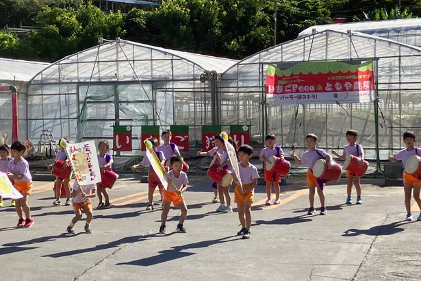 いつも卵ありがとう　中城　こども園が近隣農場訪問