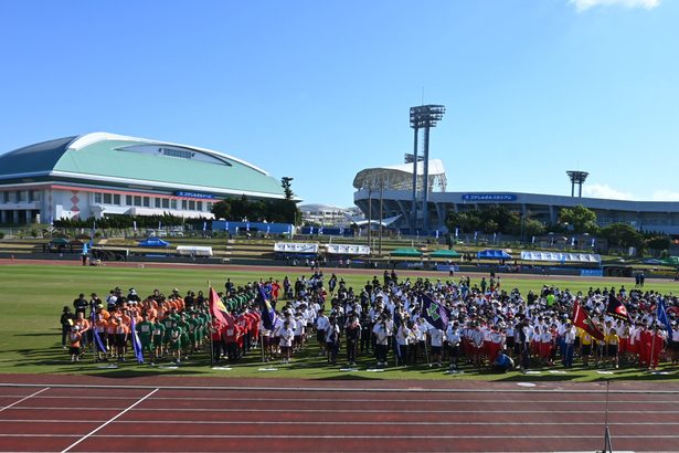 特支生　６００人が熱戦／沖縄市で体育大会