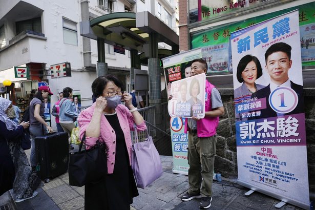 香港　過去最低の投票率　区議会選　民主派排除、親中派独占