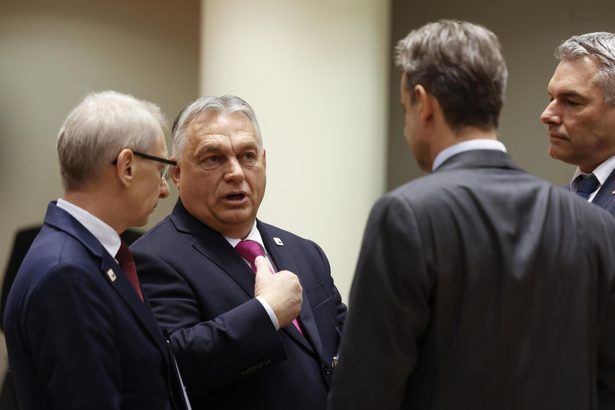 EU　ウクライナ加盟交渉へ　支援予算合意先送り　親ロのハンガリー決定左右