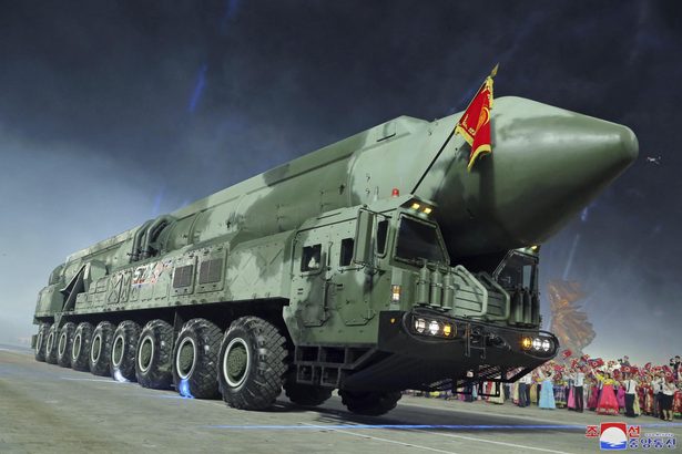 北朝鮮ＩＣＢＭ発射／高度６０００キロ超、完成度向上