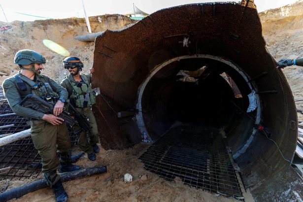 ガザ、４キロのトンネル発見　イスラエル軍「最大」誇示