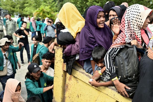 ロヒンギャ難民を排除／インドネシア／学生ら、ヘイト拡大