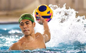 日本一の左利きへ　水球U16代表候補・比嘉夏海（那覇商1年）　「スキル前面に代表狙う」