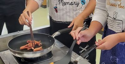 タコさんウインナーに卵焼き…15歳の「島立ち」前に調理学ぶ　多良間中3年生　沖縄