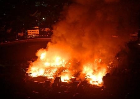 「赤い火柱、黒煙激しく」　輪島市内で複数の住宅が倒壊し火災