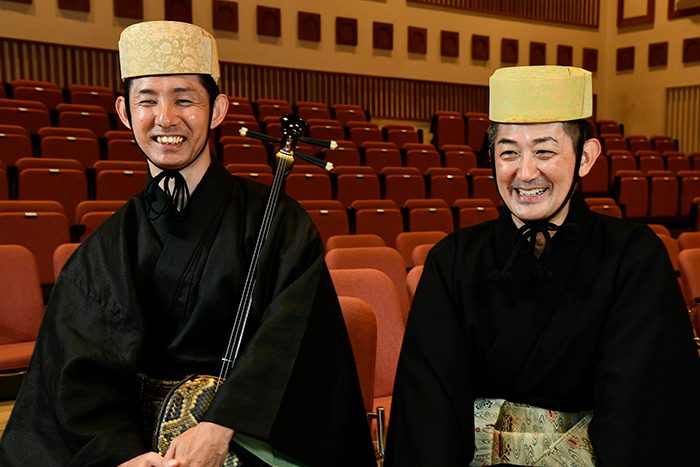 ●琉球古典音楽　安冨祖流絃聲会　左から竹田祐規さん、照喜名朝國さん