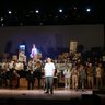 読谷の村民運動、合唱で再現／「鳳の花蔓」公演、地元で拍手