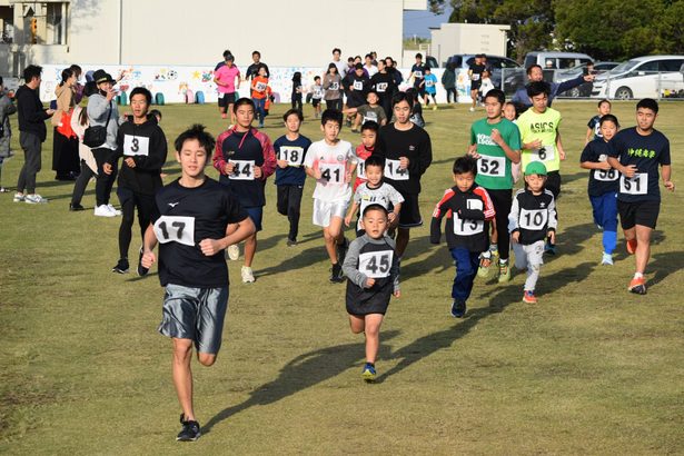 阿良・西崎区でマラソン大会　元日に伊江島を快走