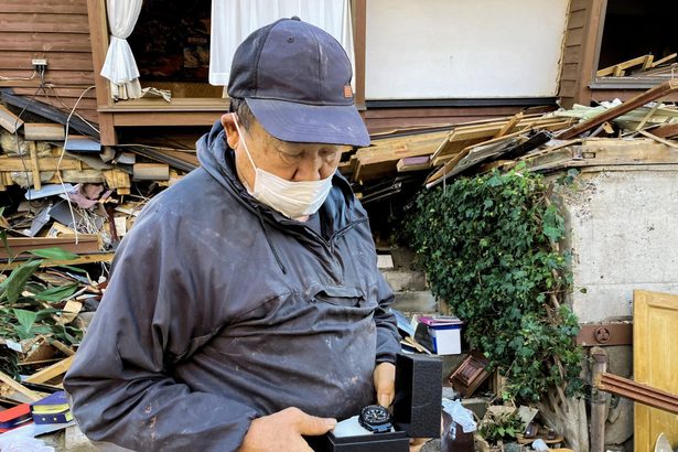 「まさか」悲しみ深く　能登半島地震　がれきから思い出の時計　自宅倒壊　娘ら３人犠牲