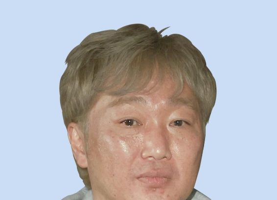 小沢一敬さん　芸能活動自粛　週刊文春の記事巡り