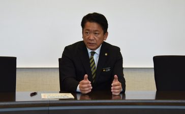 石垣市長が哨戒機に体験搭乗　海自「理解の深化、協力得る」　市民は「攻撃のリスク呼ぶ」と批判も　沖縄