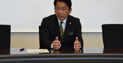 石垣市長が哨戒機に体験搭乗　海自「理解の深化、協力得る」　市民は「攻撃のリスク呼ぶ」と批判も　沖縄