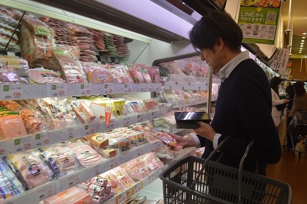 「値上げに給料追いつかない」　買い物頻度減らす人も　沖縄の県内物価指数、大幅な伸び