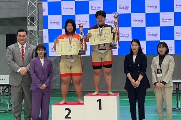 伊江島出身の島袋（鳥取城北高1年）が全国一　女子相撲の第1回ドリームガールズ杯大会　高校生重量級の部