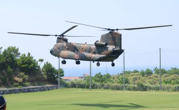 陸自ヘリ、飛行中にアルミ製部品が落下か　重さ5グラムの銘板　那覇―宮古島で急患空輸後に紛失を確認
