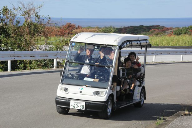EVカートの実証実験　久米島、住民が試乗体験　沖縄