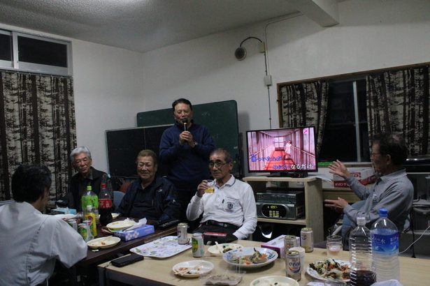 公民館にカラオケ設置　本部・野原Ｇゴルフ愛好会