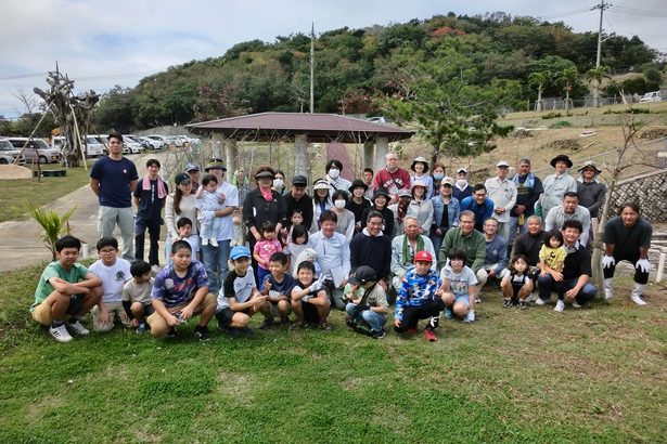 西部公園を桜の名所に　八重瀬・当銘　区民有志が植樹