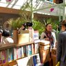 バザールに本好き集まる　沖縄市・プラザハウス　県内１０書店参加