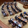 「説明より基地運用を優先」と批判　沖縄県議会が抗議決議を可決　オスプレイ飛行再開
