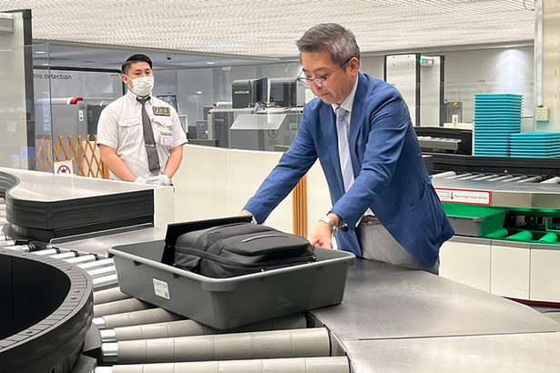 保安検査で最大20分の時短に　JALが那覇空港に新レーン導入　パソコンも出さずにチェックOK