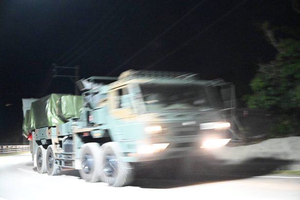 【独自】自衛隊、未明にミサイル発射機を運び込み　勝連分屯地へ公道で輸送　沖縄