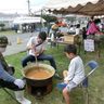 八重瀬、ぐしちゃん白水祭り　黒糖や竹馬作り体験