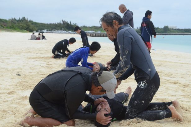 海守る人材宮古で育成　ライフセービング講習会