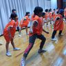 表現豊かにダンス披露　伊江・西小でコンテスト