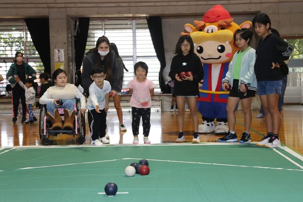 ボッチャ楽しんで交流　八重瀬でシーちゃん杯大会