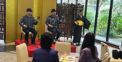 さんしんの日　音色聴き比べ　沖縄ホテル　筑前琵琶も演奏