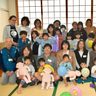 三つ子ちゃんの育児語ろう　沖縄　７年ぶり、家族ら集い交流