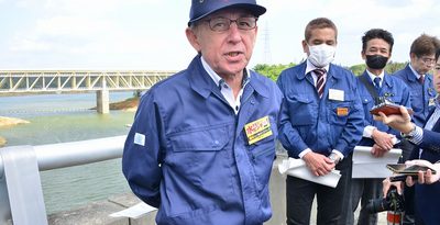 デニー知事、オスプレイ飛行再開方針に「このまま飛ばさず撤回が一番」「危険回避の取り組み説明を」　沖縄