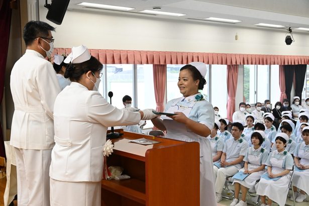 感謝と希望を胸に　各地で卒業式　８４人、医療の現場へ　名護、北部看護学校