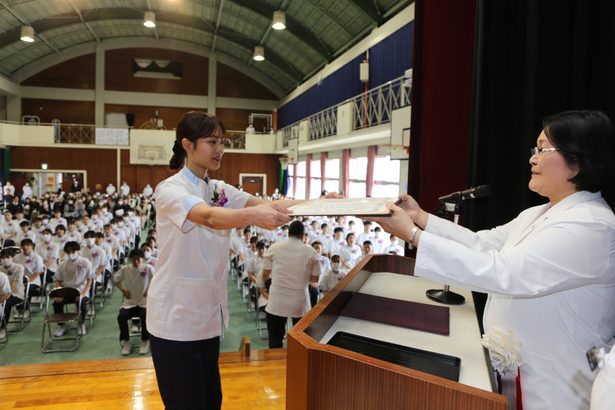 「思いやり忘れずに」　豊見城、那覇看護専門学校