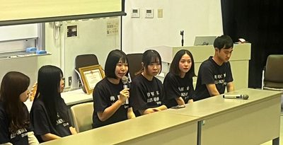 枯れ葉剤の影響、今も　沖縄の大学生らが石川文洋さんとベトナムで平和研修