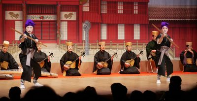 神奈川県拠点　琉球古典芸能の「新風」　みずみずしく沖縄初公演