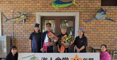 伊江港「海人食堂」が11年半の営業に幕　「ちむどん丼」で話題に　沖縄