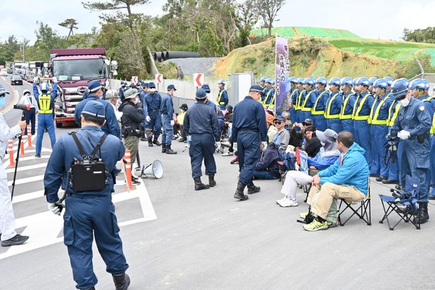 辺野古土砂、新たな搬入口を設置　米軍キャンプ・シュワブ　抗議活動にも影響　沖縄