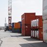 石垣港、13日朝までスト　港運業者が交渉も市は「対応できず」　チルドの物資「届けられないのが苦しい」　米軍艦寄港2日目　沖縄