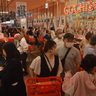 「ロピア」沖縄1号店が国際通りにオープン　朝7時前から並ぶ人も　低価格、独自商品など勢ぞろい　沖縄・那覇　　