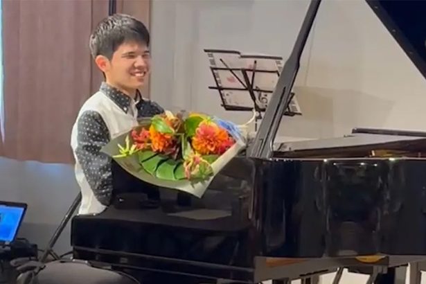 沖縄盲学校　宮城翔さん　奏でるピアノに感謝込め　卒業公演、100人を魅了
