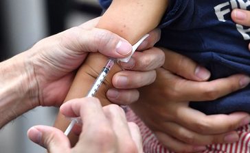 はしか「予防接種を」　全国最下位　県が大流行警戒