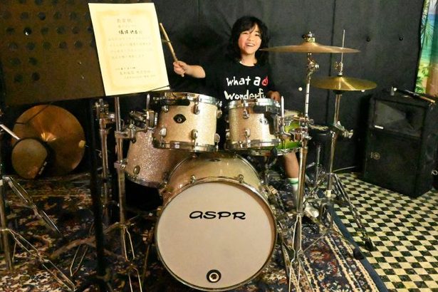 【動画】「夢はドラムの神さま」ドラム歴1年半で準グランプリの小5儀保さん　コドモドラムコンテスト九州沖縄
