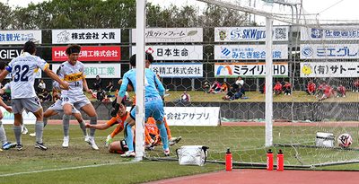 沖縄SV、引き分ける　攻め続け追い付く　三重と3―3　サッカーJFL【31日の試合】