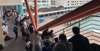 【動画】港で避難相次ぐ　観光客らでごった返し　泊港、平良港　沖縄　
