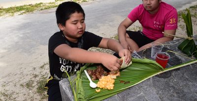 海浜清掃　ＢＢＱも楽しむ　今帰仁、釣り愛好家ら１２０人