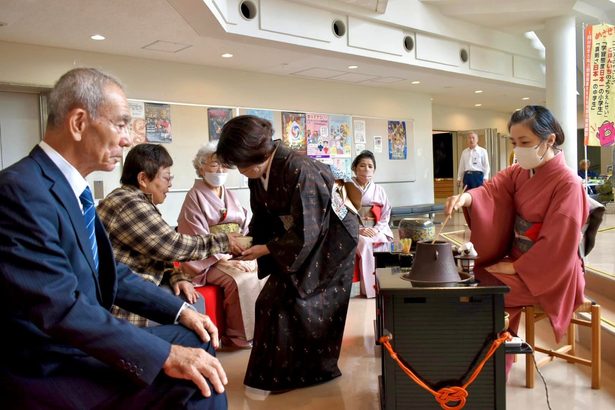 琉舞や空手演武披露　読谷文化祭「１年の総決算」