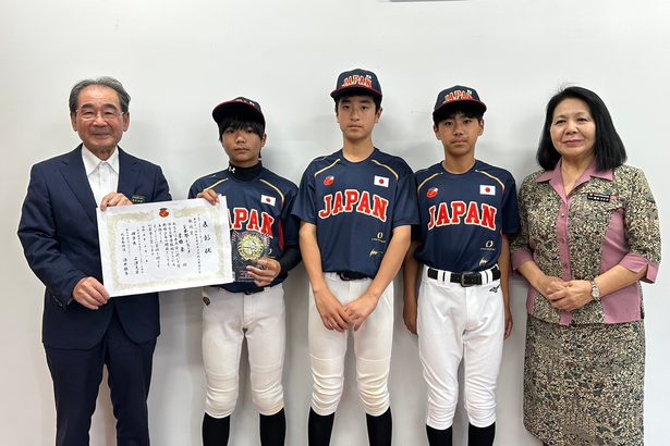 上本部ドジャース３人豪遠征　軟式野球日本代表　米須、中根、平良選手が抱負